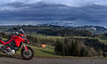 Zweiradunfall in Netzschkau wegen ausgelaufenem Kühlwasser