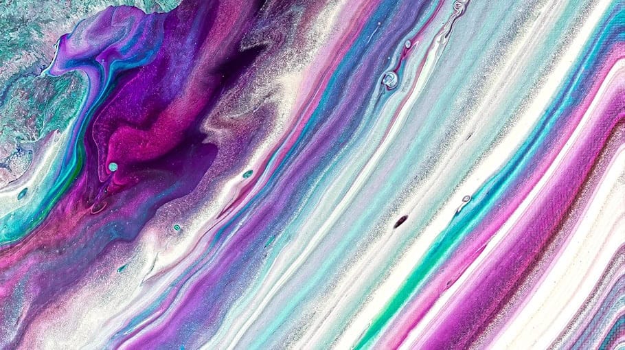 BMW in Aue mit weißer Farbe bespritzt