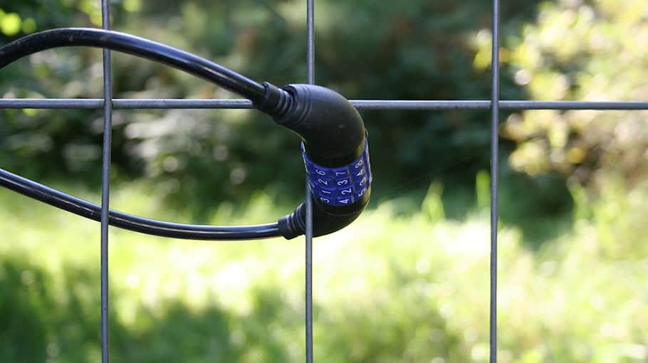 Schuhe gestohlen bei Einbruch in Dresden-Friedrichstadt