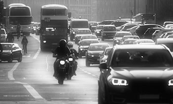 Diesel von Baustellenfahrzeug gestohlen in Falkenstein