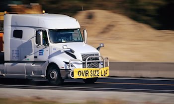 Sattelzug verliert Ladung auf A4 bei Klipphausen