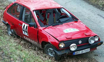 Mazda überschlägt sich in Glashütte