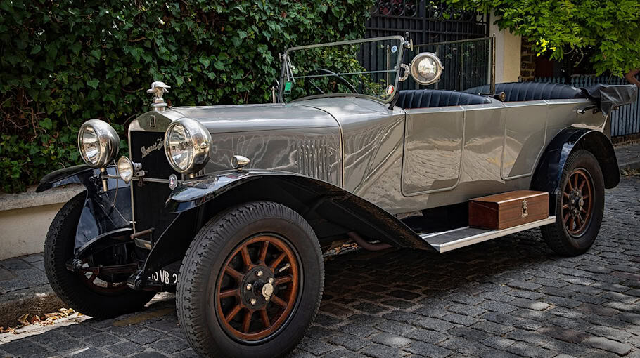 Garagenbrand zerstört Oldtimer in Radeberg