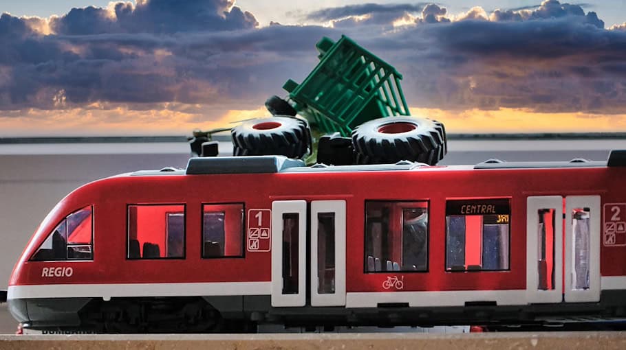 Polizei sucht Zeugen nach Volksverhetzungen in Bussen und Bahnen