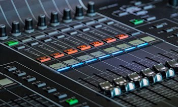 Diebstahl einer JBL-Musikanlage in Linda