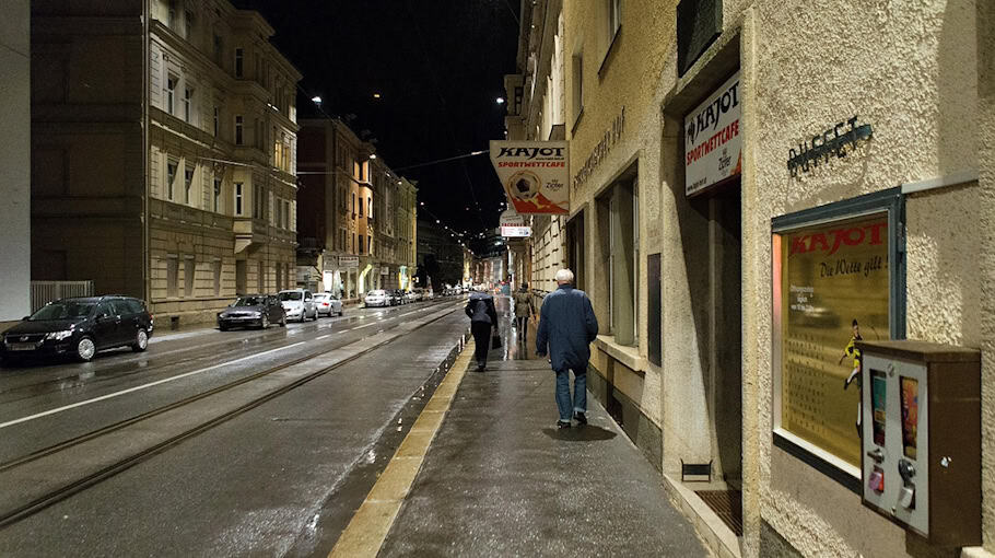 Aufgebrochener Verkaufsautomat in Bad Schandau