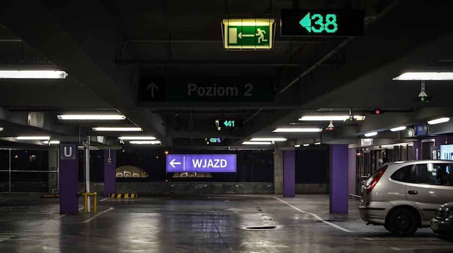 Mann tot nach Brand in Tiefgarage am Wiener Platz