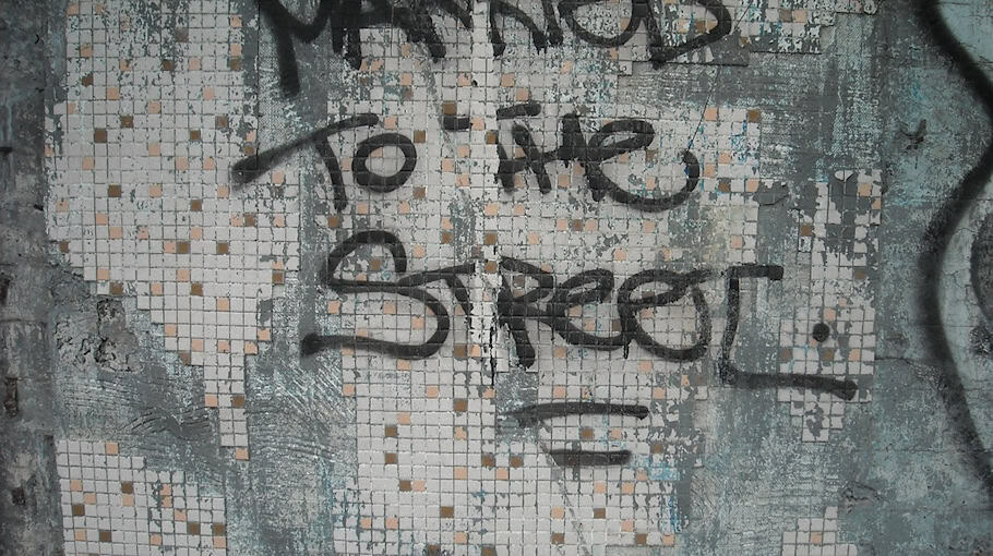 Vandalismus in Hoyerswerda: Schäden auf der Schloßstraße