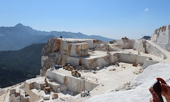 Steinewerfer beschädigen Fahrzeuge in OT Schönau