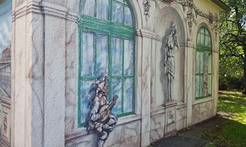 Transporter kollidiert mit Trafohaus in Altenberg