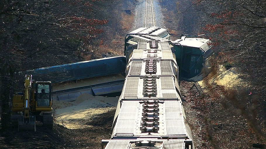 Straßenbahn entgleist nach Zusammenstoß in Zwickau