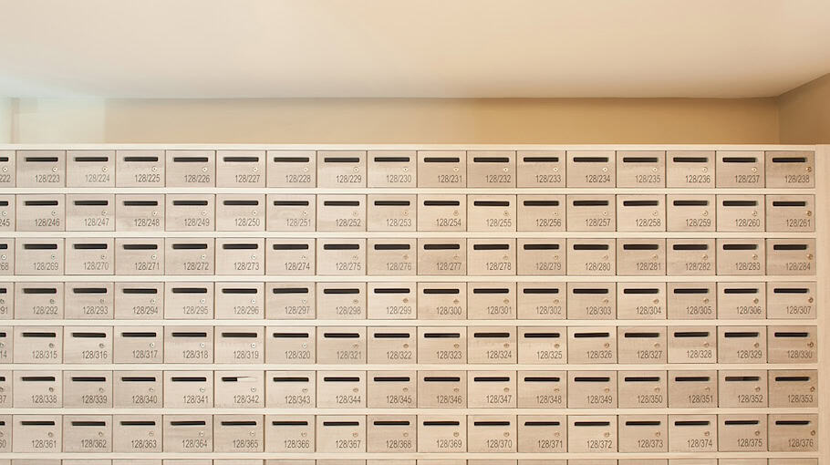 Briefkastenanlage in Treuen durch Böller zerstört