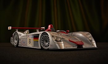 Roter Audi A4 aus Garage gestohlen in Niederschmiedeberg