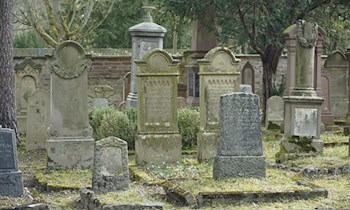 Schmierereien auf Friedhof in Bautzen