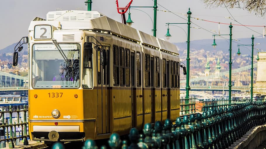 Rassistischer Übergriff in Straßenbahn in Dresden-Leutewitz