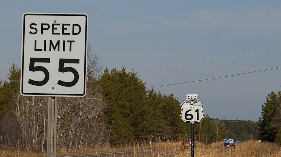 Geschwindigkeitskontrolle vor der Kita in Bluno