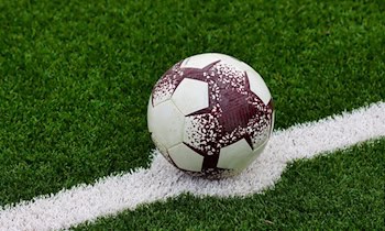 Kunstrasen durch Feuerwerk beschädigt in Doberschau