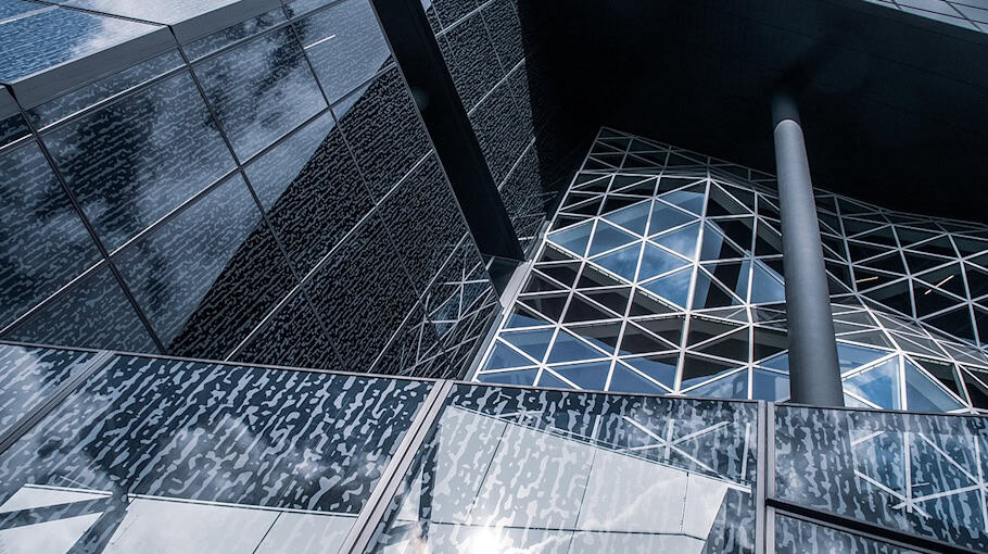 Fenster durch Pyrotechnik in Görlitz beschädigt