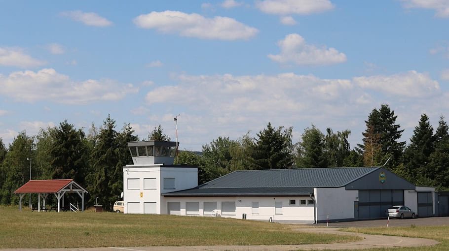 Carport-Brand in Altmittweida: VW Polo ausgebrannt