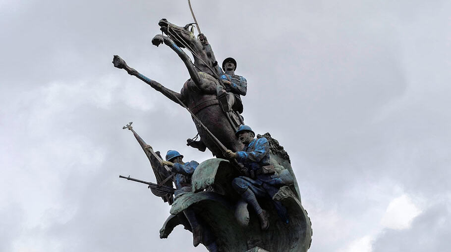 Mann bedroht Streikende mit Schwertern in Zwickau