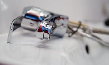 Batterie einer Baustellenampel in Diera-Zehren (OT Mischwitz) gestohlen