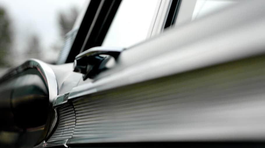 Unfall durch geöffnete Autotür in Zwickau