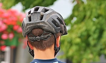 Junger Fahrradfahrer bei Abbiegeunfall in Königsfeld leicht verletzt