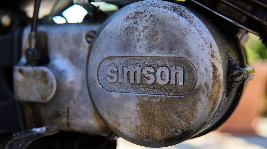 17-Jähriger flieht mit Simson vor Polizei in Chemnitz