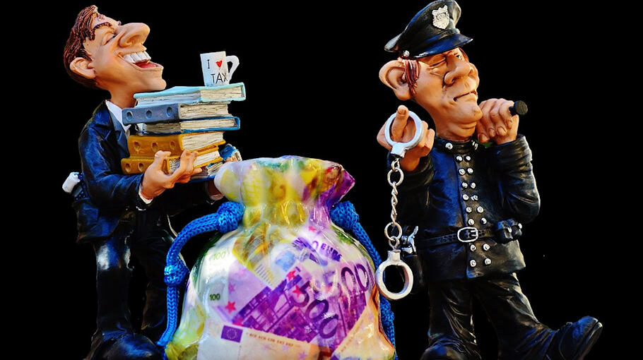 Senior durch falsche Polizisten betrogen