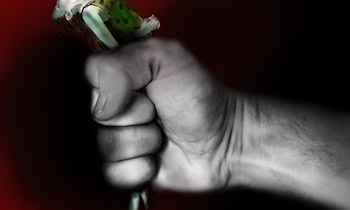 Gruppe greift 24-Jährige auf Supermarktparkplatz an