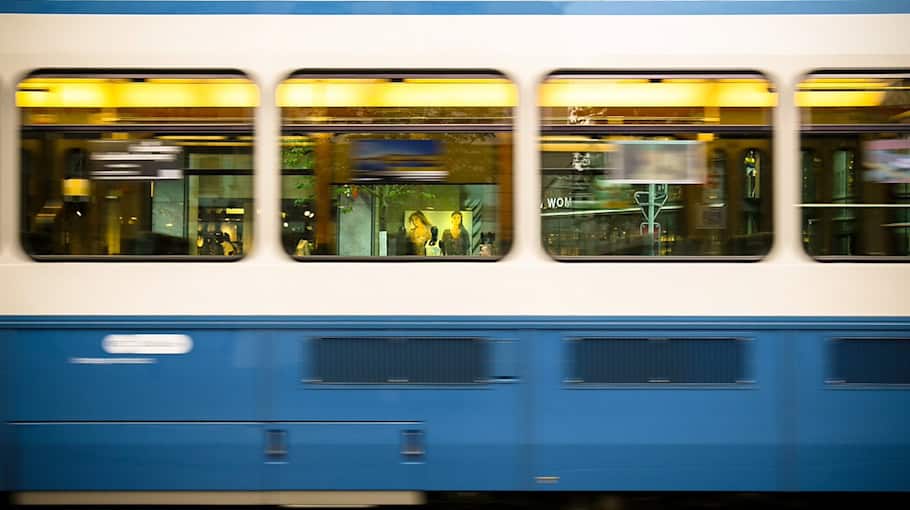 Beschädigte Fahrzeugscheiben in Oelsnitz