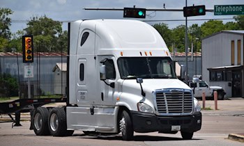 Sattelauflieger mit Kühlaggregat in Klipphausen gestohlen