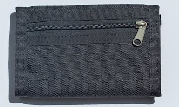 Portemonnaie aus Auto gestohlen in Dresden-Leuben