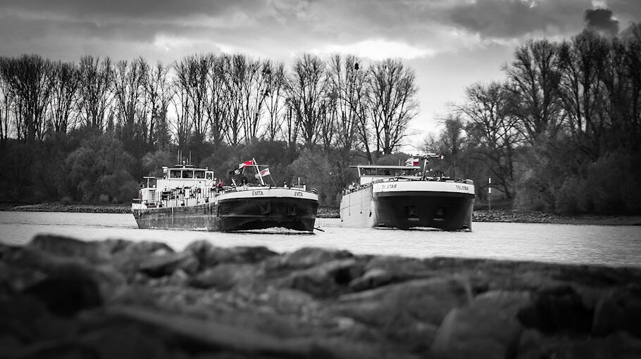 Überholmanöver gefährdet Fahrschulauto in Großenhain