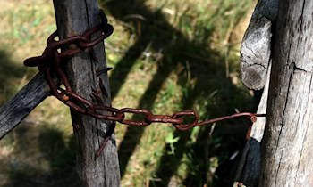 Klebstoff im Türschloss: Sachbeschädigung in Riesa