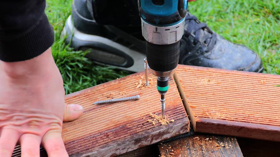 Werkzeugdiebstahl aus Ford Transit in Dresden-Dobritz