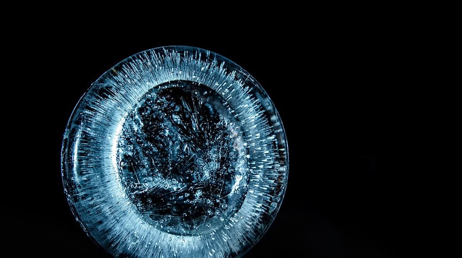 Eisplatten beschädigen Autos bei Klipphausen und Schönfeld