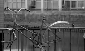 Trickdiebstahl in Walter-Oertel-Straße: Seniorin bestohlen