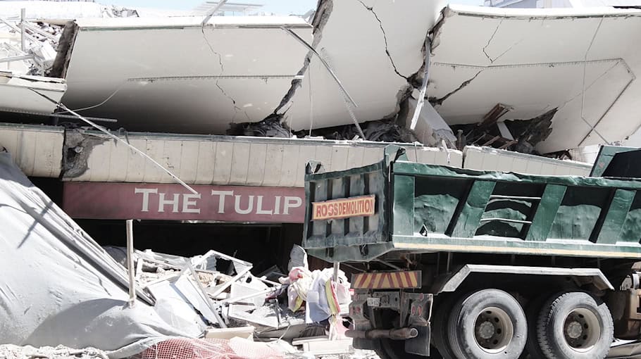 Pyrotechnik detoniert am Hauseingang in Oelsnitz