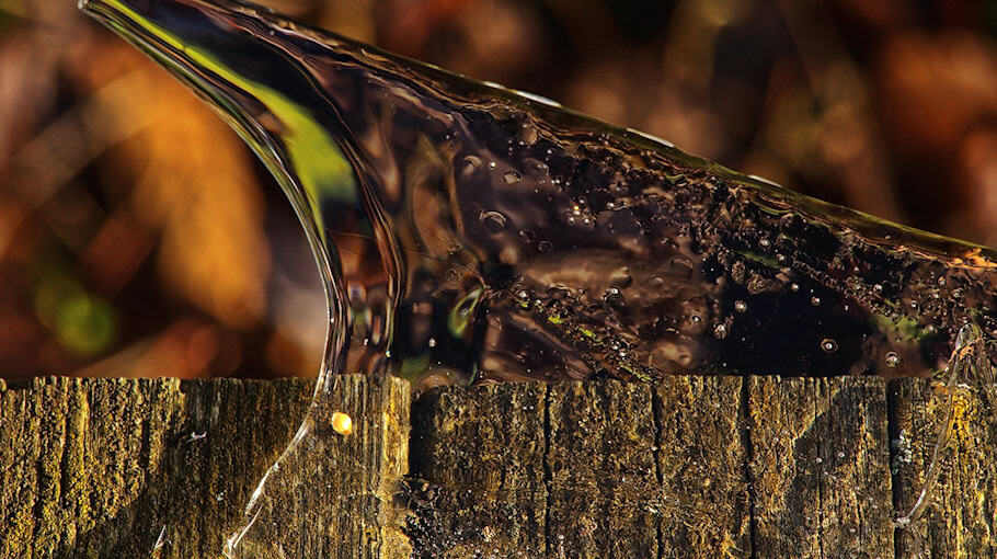 Eisplatte löst Unfall auf A17 aus