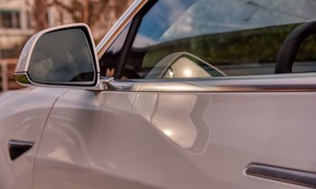 Sachbeschädigung an Tesla in Kubschütz