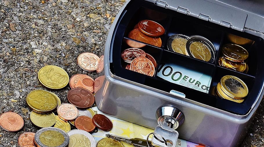 Geldkassette bei Einbruch in Sachsdorf gestohlen