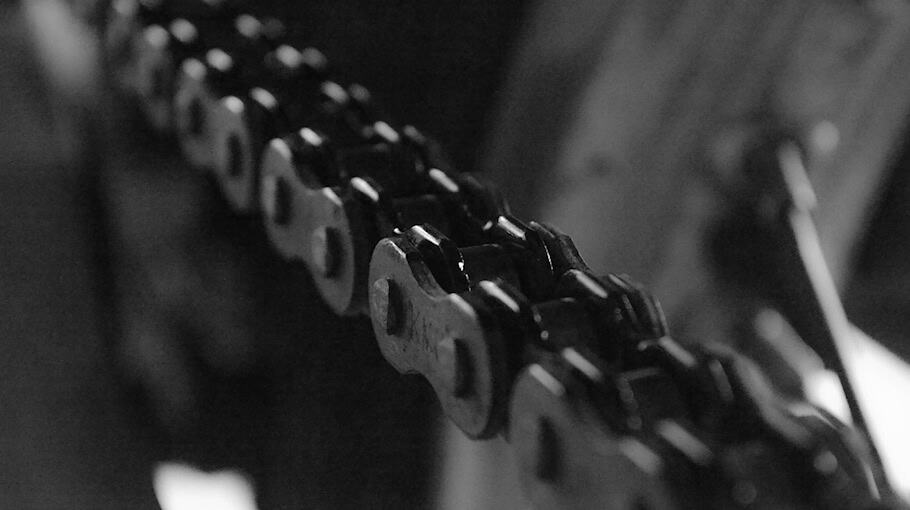 Motocross-Fahrer flieht vor Polizei in Radeberg