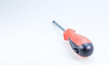 Werkzeugkoffer aus VW Passat gestohlen