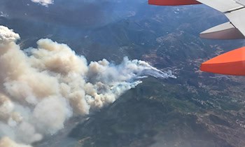 Müllbrand mit schwarzer Rauchwolke über Zwickau