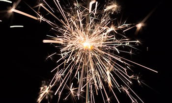 Audi A1 durch Pyrotechnik beschädigt in Dresden-Gorbitz