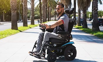 Elektrorollstuhl in Flammen: Brand am Kapellenberg