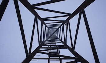 Pkw-Unfall: Opel prallt gegen Strommast in Neukirchen