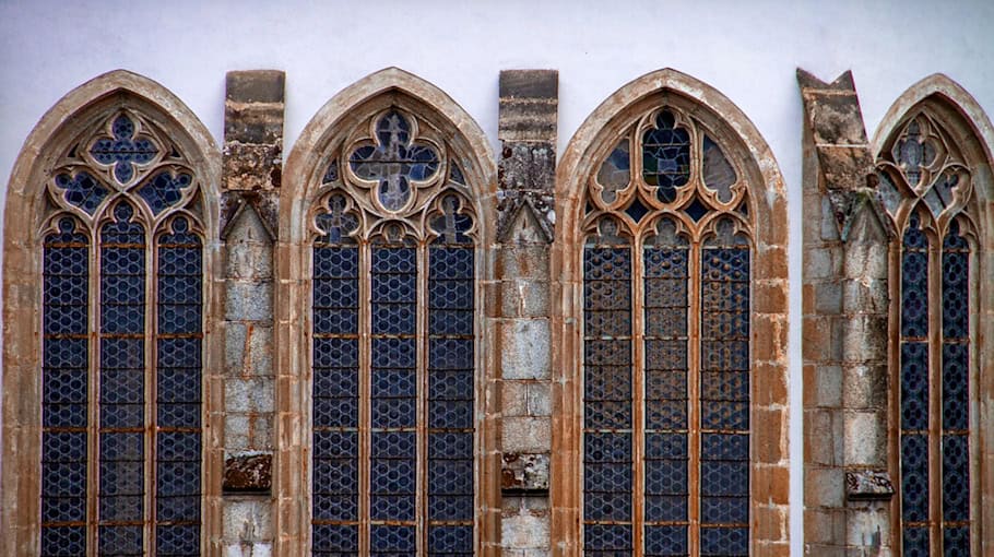 Vandalismus an Kirchenfenster in Görlitz
