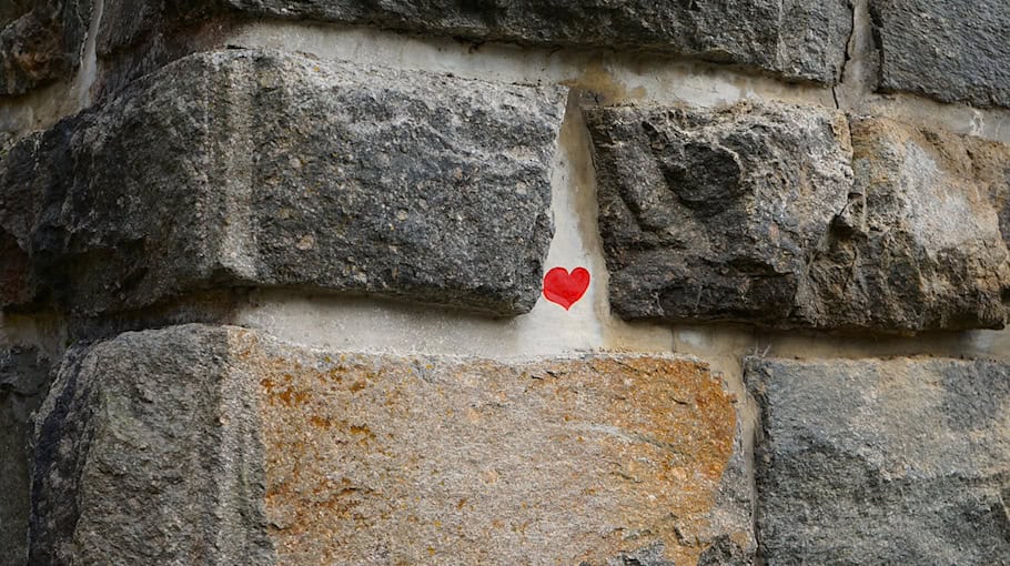 Hakenkreuz-Graffiti an der Schützestraße